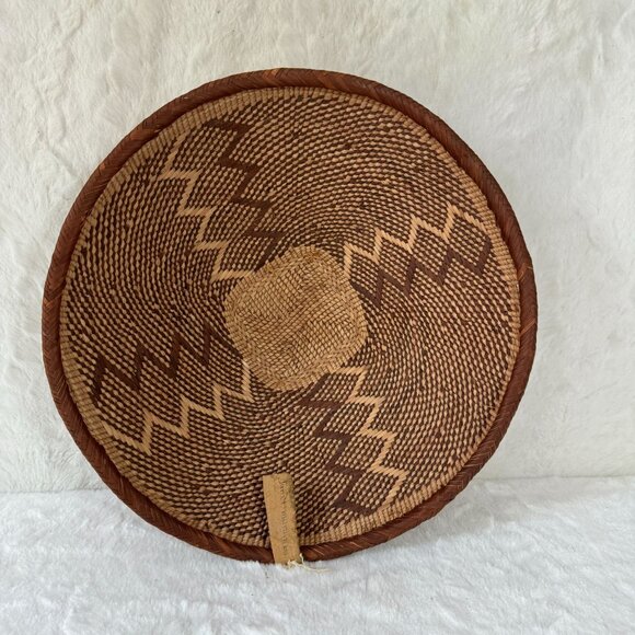 Vintage Tassel Handwoven Basket Intricate Hand-woven in Africa Tag signed - Picture 3 of 9